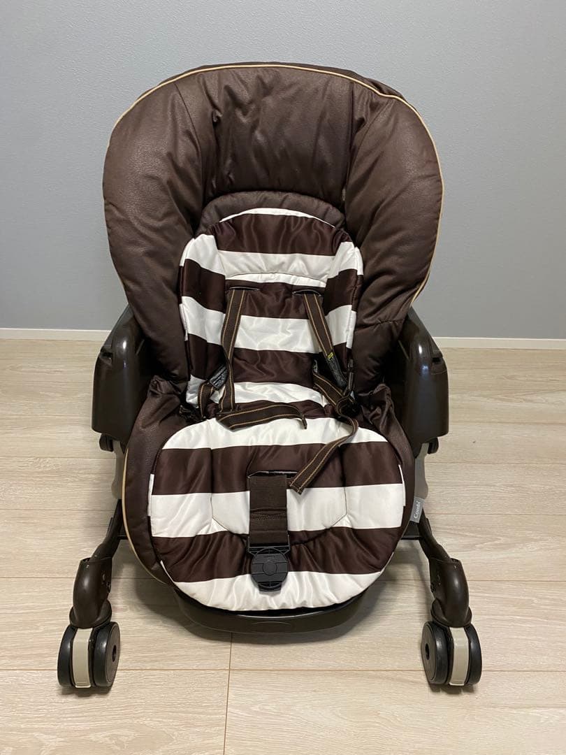 Combi ネムリラ　4キャスAT スイングチェア　自動　ハイローチェア