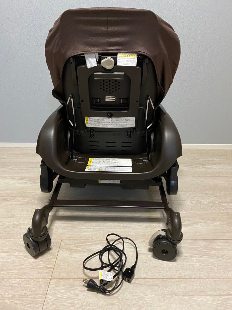 Combi ネムリラ　4キャスAT スイングチェア　自動　ハイローチェア