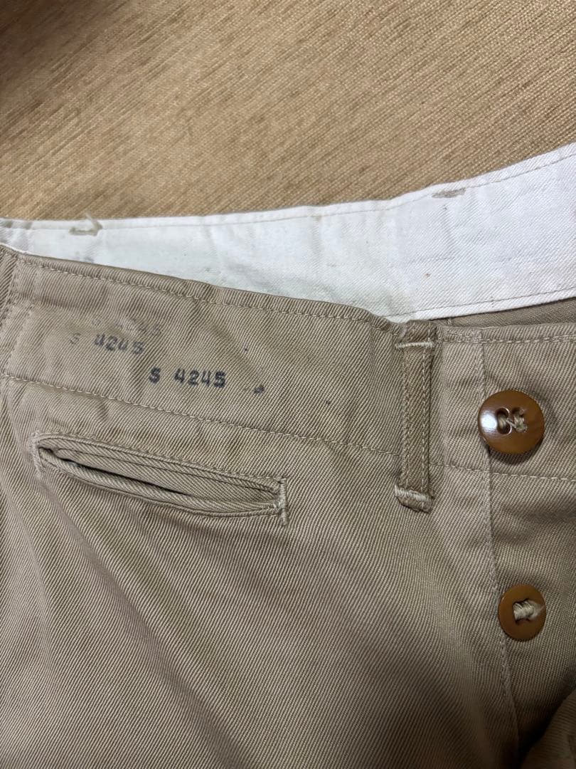 40's U.S.ARMY チノパンツ　尿素ボタン　両玉縁　細ベルトループ　実物