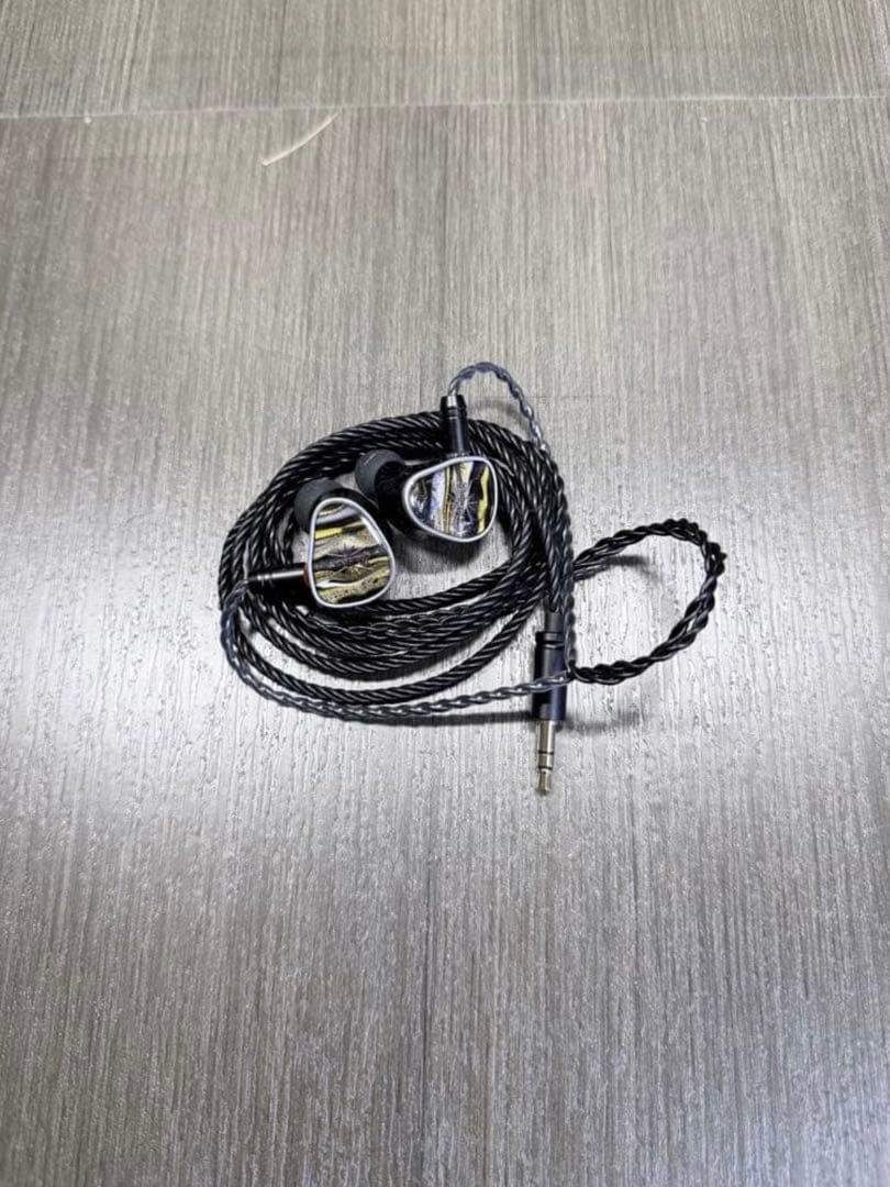 イヤホン Kiwi Ears Etude