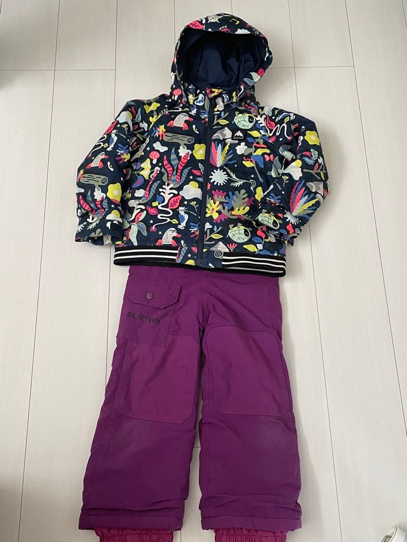 BURTON 子ども用 スノーボードウェア ジャケット　ビブパンツ　5T 4T