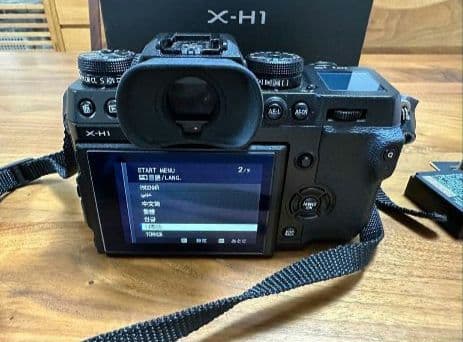 FUJIFILM X-H1本体　XF35mm f2 R WRレンズ