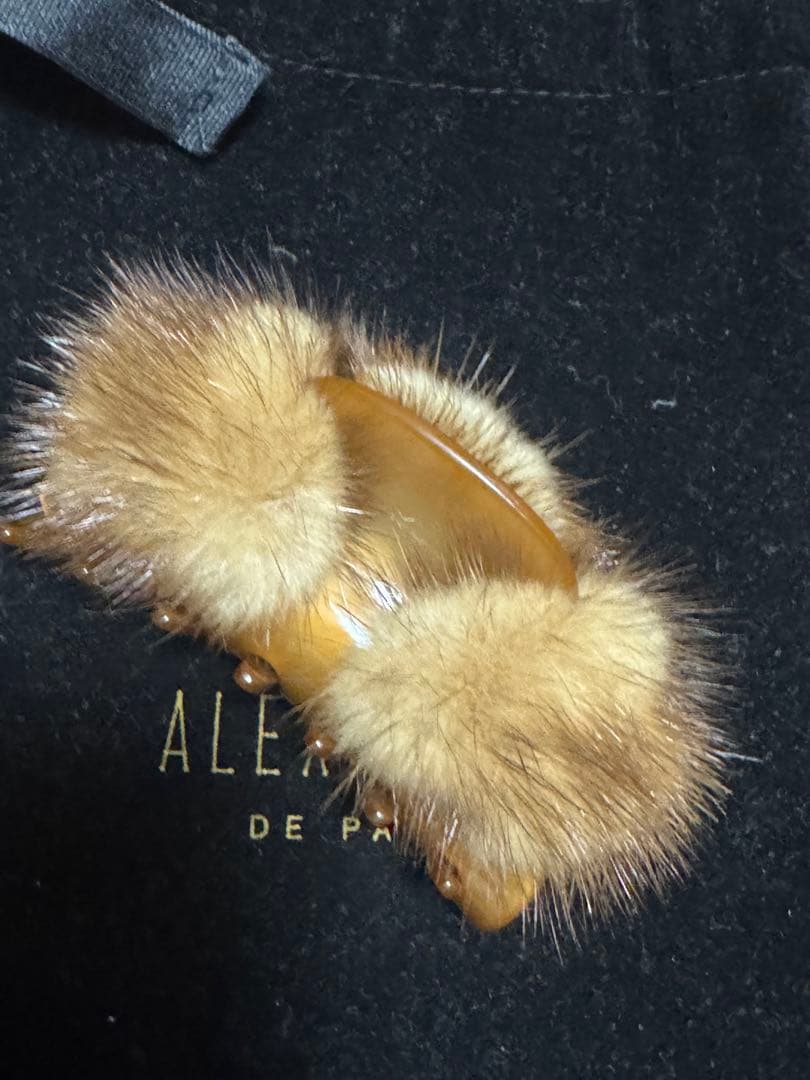 美品 【アレクサルドルドゥパリ 】ブラウン ヘアクリップ ミンクファー付き