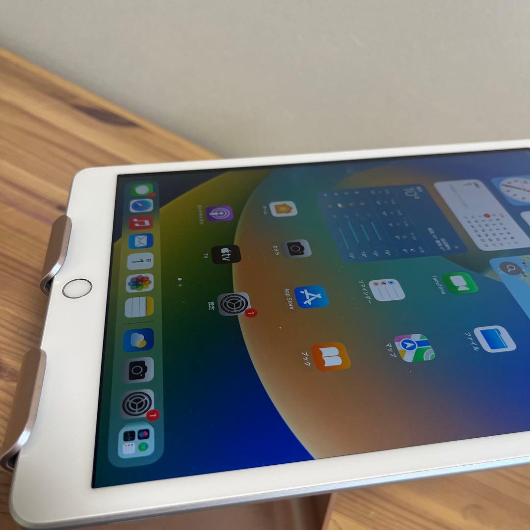 超美品！iPad 7世代 32G Wi-Fi + Cellular シルバー
