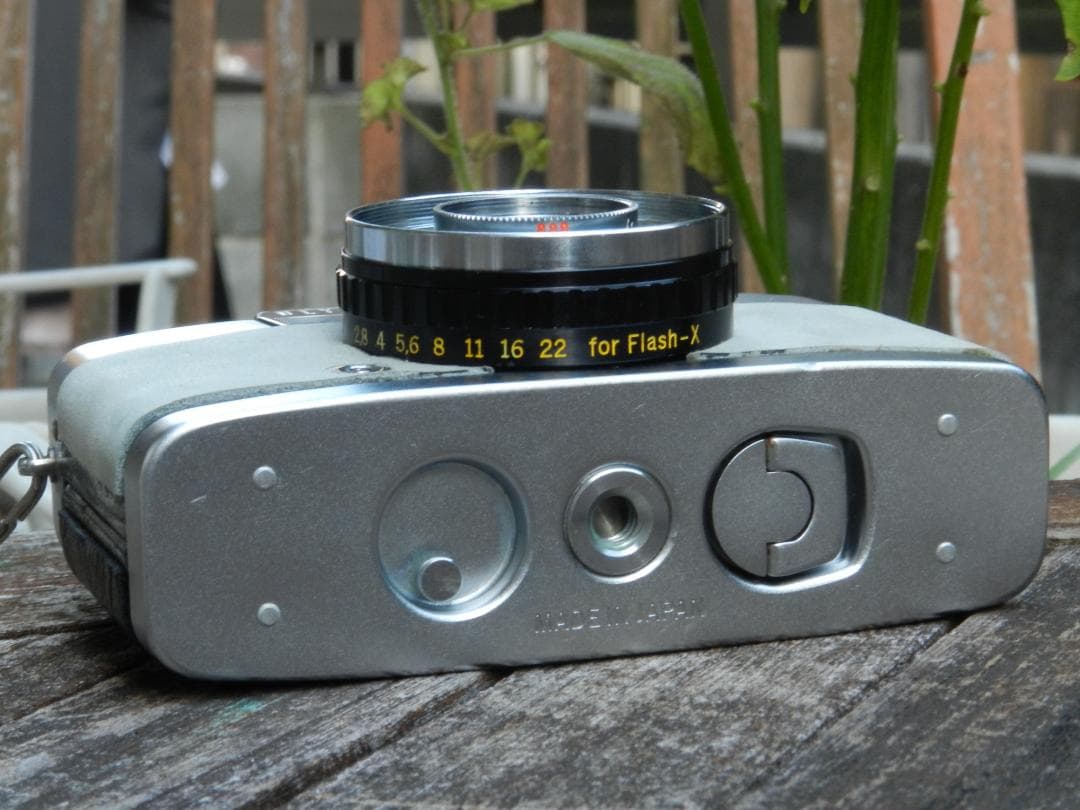 本革　白X黒　OLYMPUS PEN EES EE-S フィルムカメラ　美品