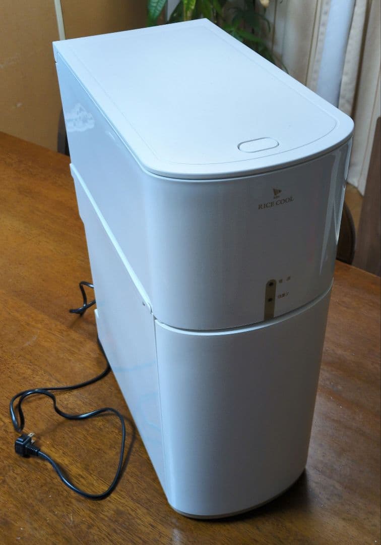 a*1様 RICE COOL 保冷米びつ HRCQ-105 エムケー精工社製品