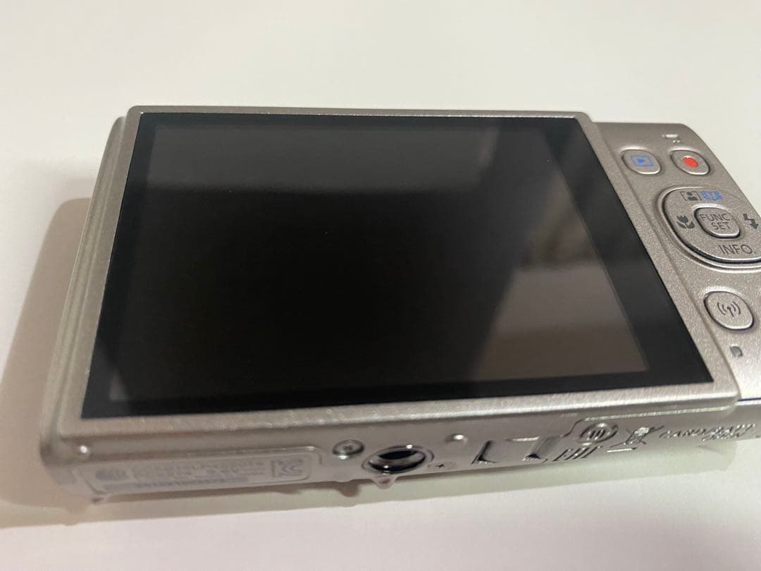 【極美品】Canon IXY650 イクシー シルバー 人気 デジタルカメラ