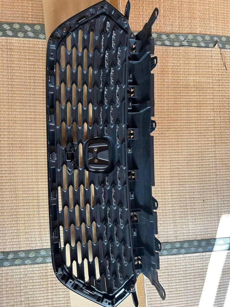 ヴェゼル RV フロントグリル　アーバンスタイル