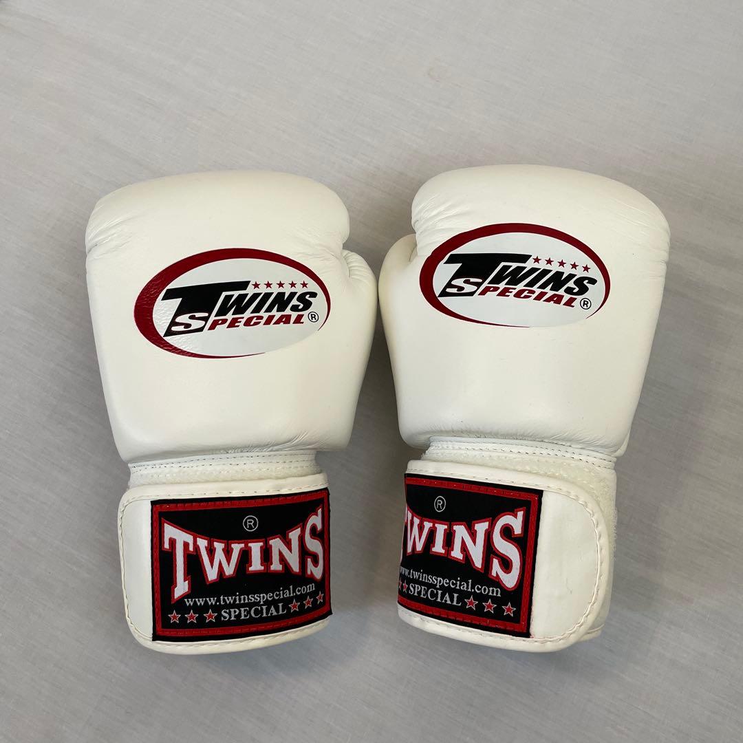 TWINS SPECIAL ボクシンググローブ ホワイト　8OZ バンテージ付き
