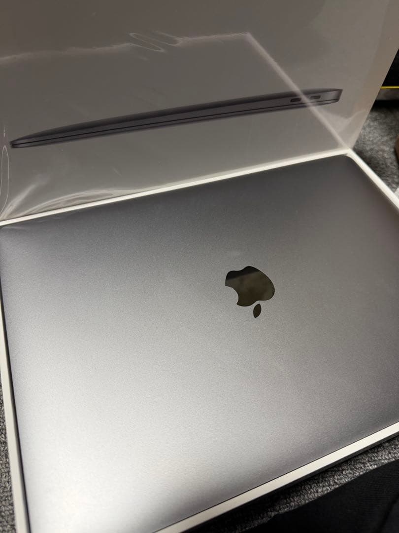 MacBook Air 13インチ 本体　M1チップ搭載 512GB