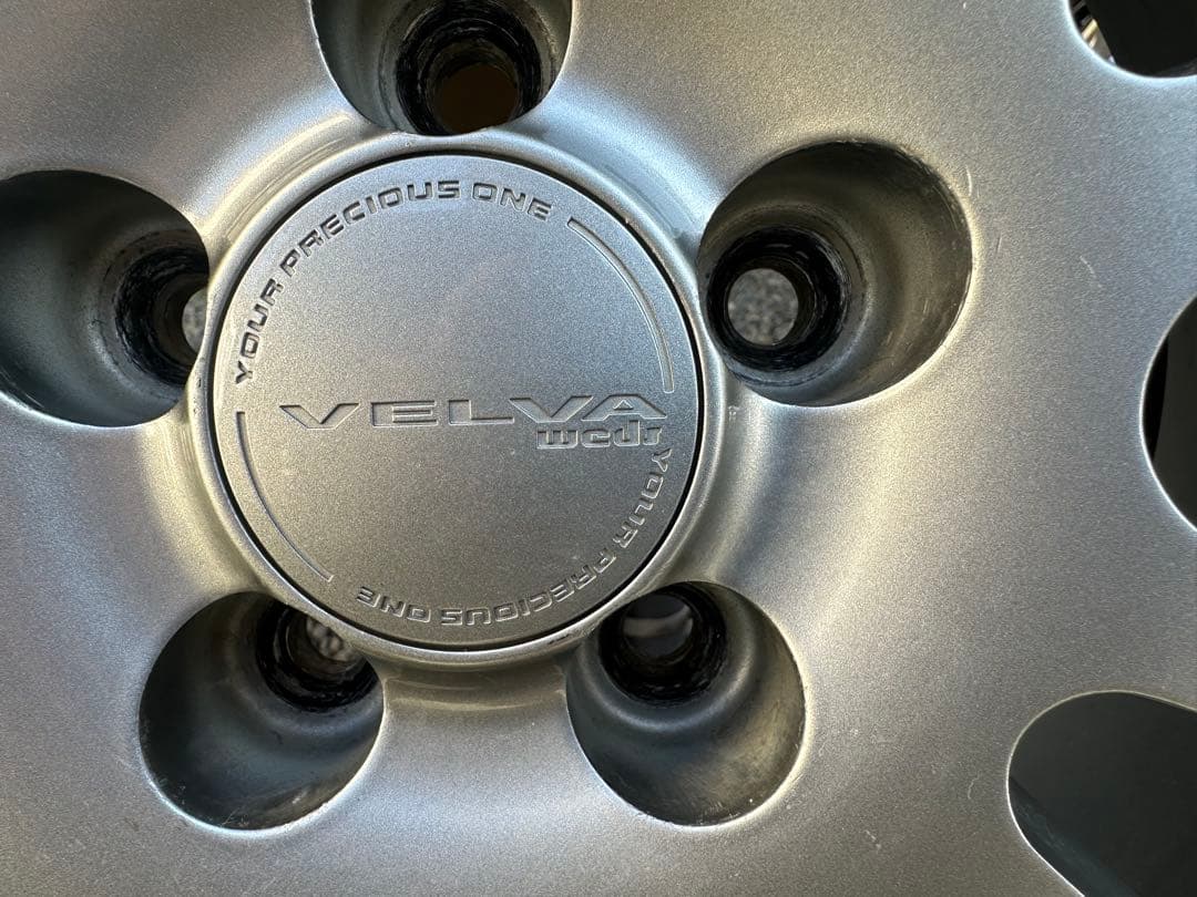 weds VELVA 17x7J 215/45R17スタッドレス　４本