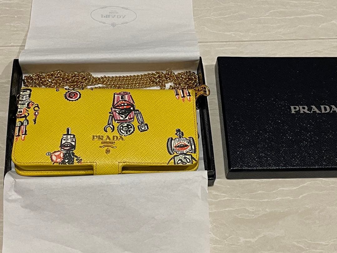 プラダ PRADA iPhone6 plus 手帳型 スマホケース　新品