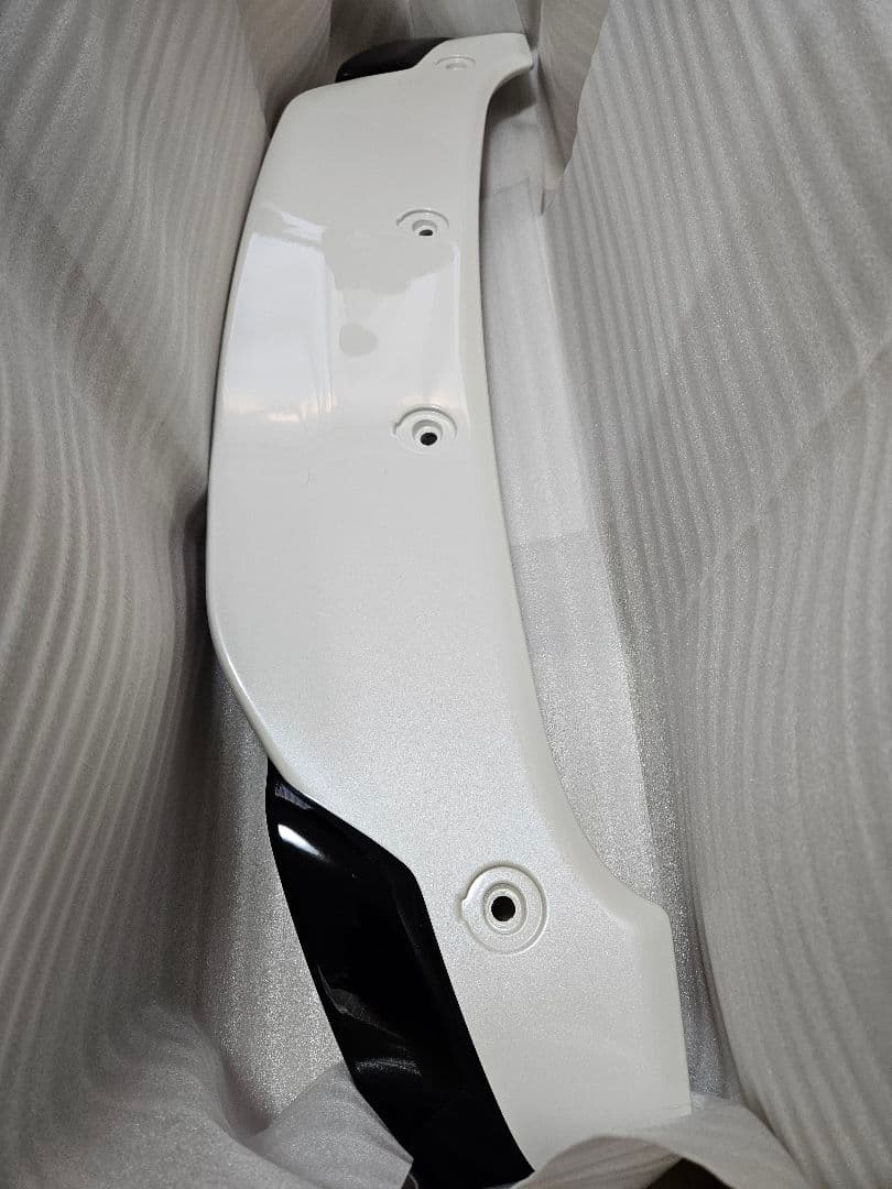 シエンタ10/15系　モデリスタ　リアスポイラー　089色少キズ有り