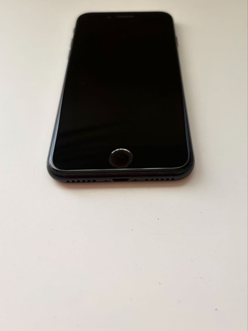 《美品》Apple iPhone SE第二世代 256GB ブラック