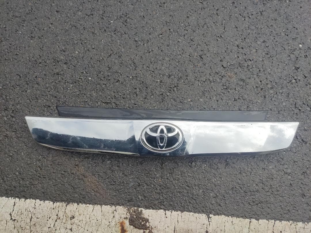 トヨタ AGH30W ヴェルファイア リアトランクガーニッシュ メッキ