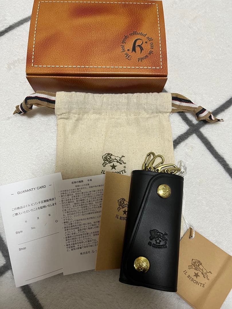 【新品】IL BISONTE ブラックキーケース