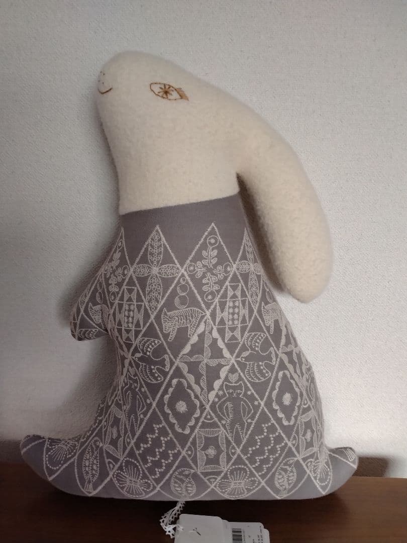 B.ミナペルホネン　うさぎクッション　symphony　シンフォニー