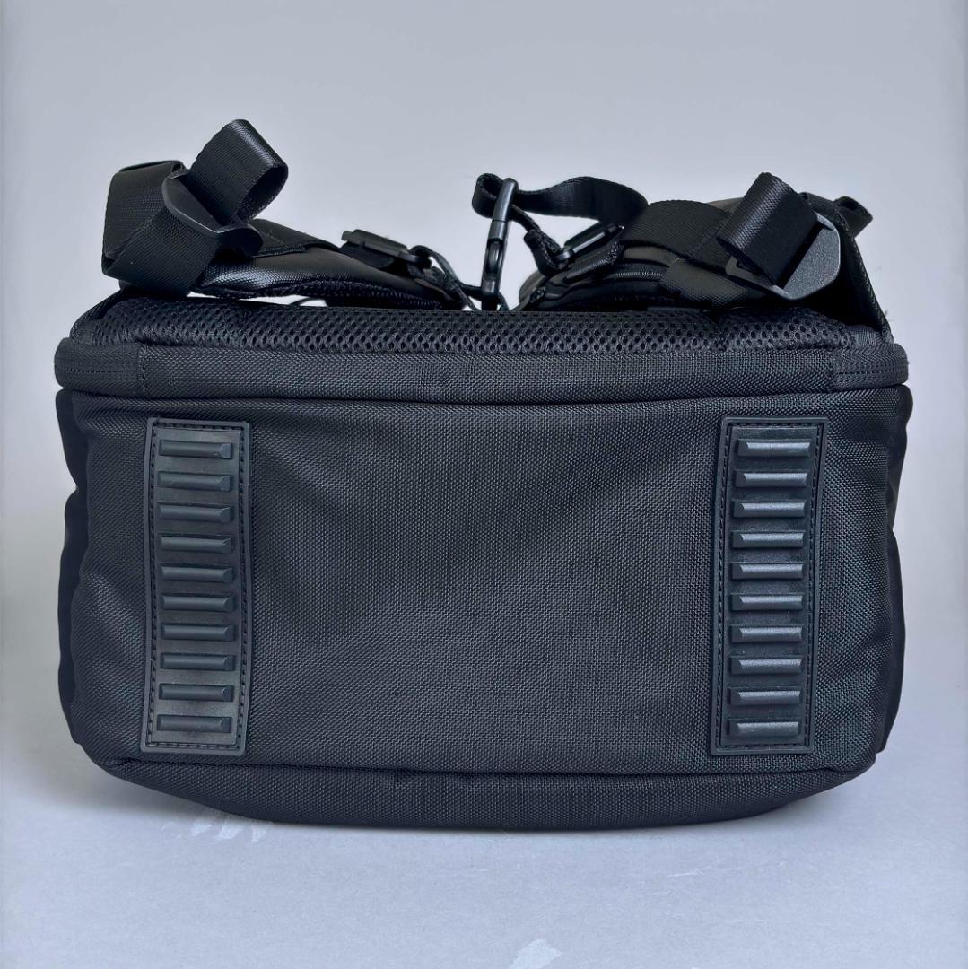 【大容量・防水】カメラ＆ドローンバッグ 軽量メンズリュック 16インチPC収納