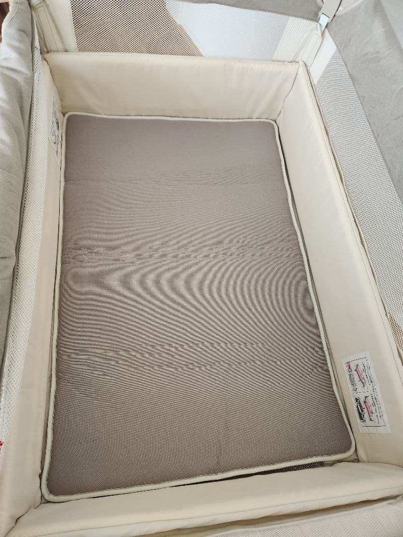 アップリカ　ココネルエアープラス　ポータブル　ベビーベッド