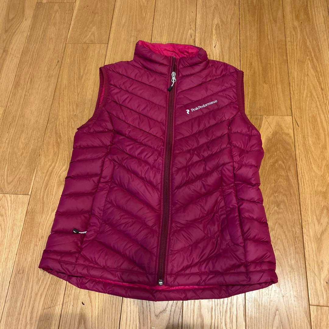 PeakPerformance ピンクベスト Sサイズ（日本サイズM相当）