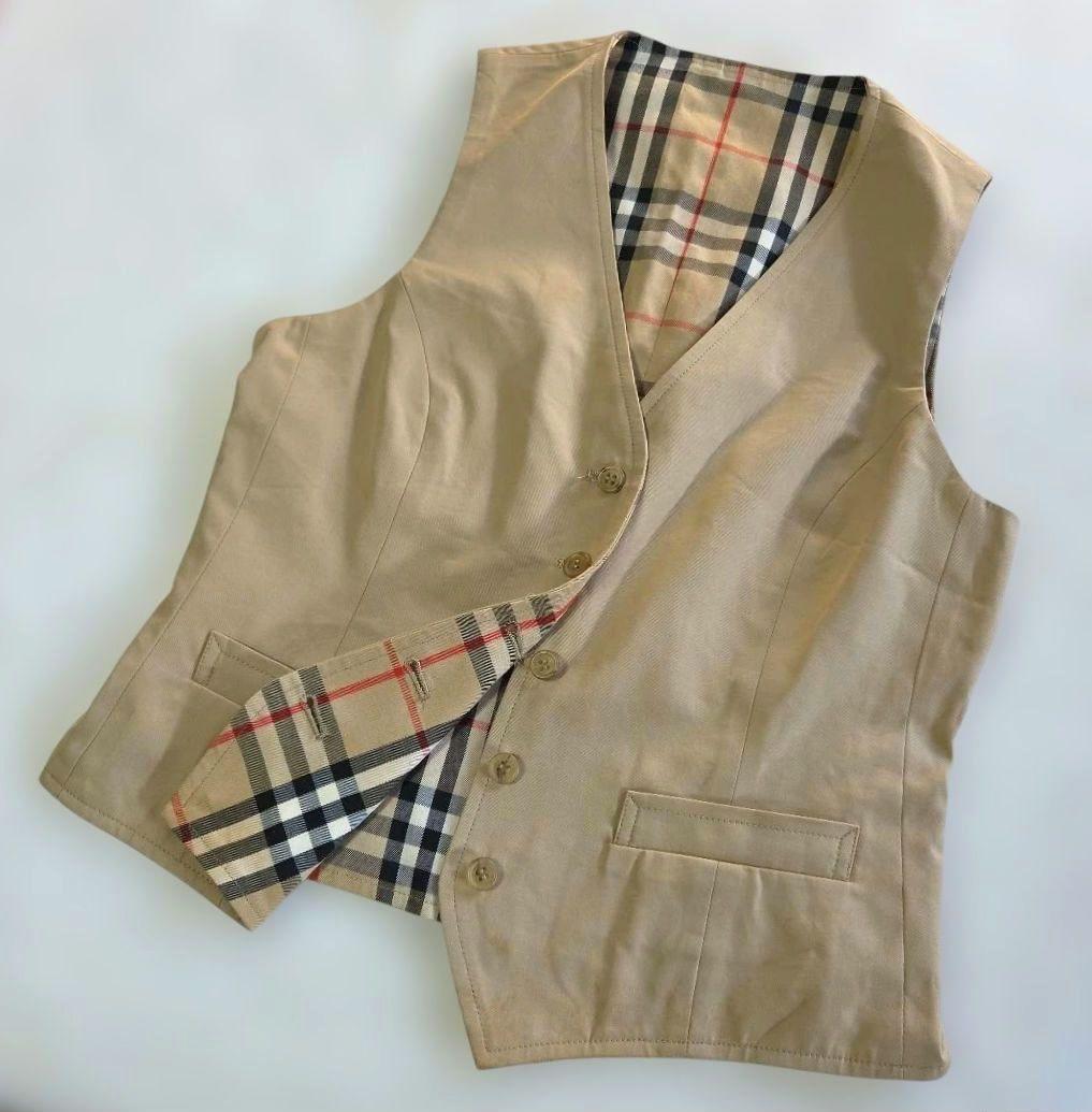 未使用品【バーバリー】リバーシブルベスト　ベージュ×ノバチエックチェック柄 М