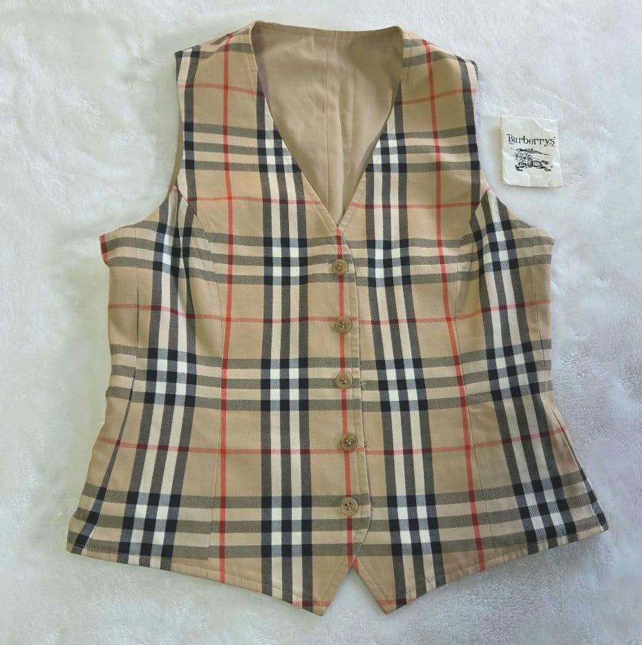 未使用品【バーバリー】リバーシブルベスト　ベージュ×ノバチエックチェック柄 М