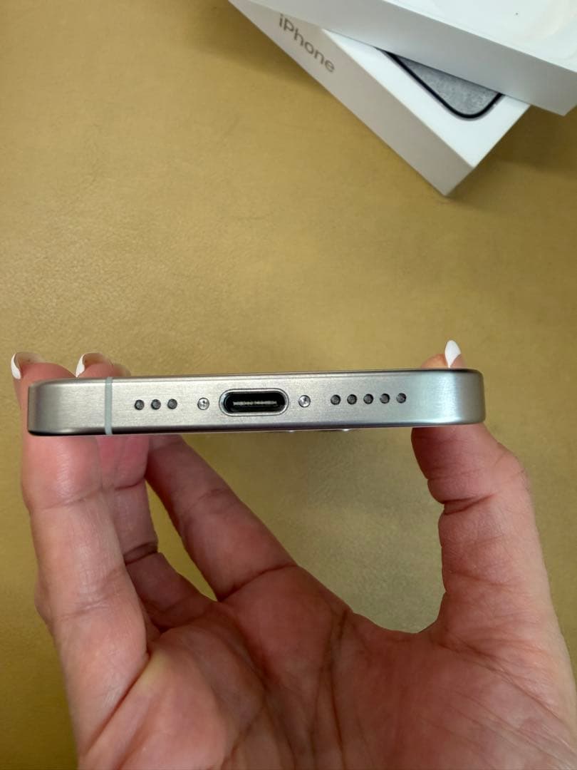 iPhone 15Pro ホワイト　本体のみ