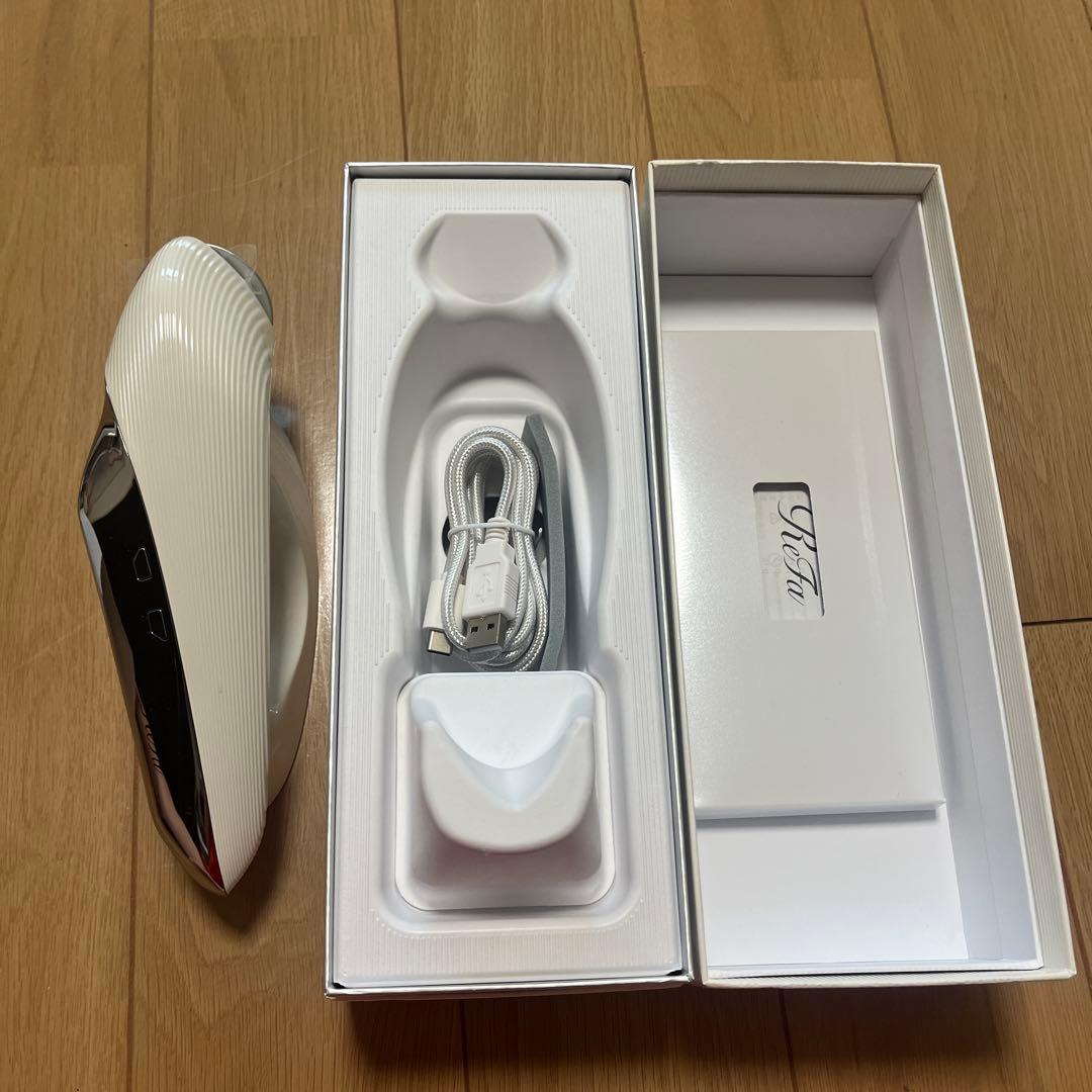 RiFa 充電式美顔器 ホワイト　美品