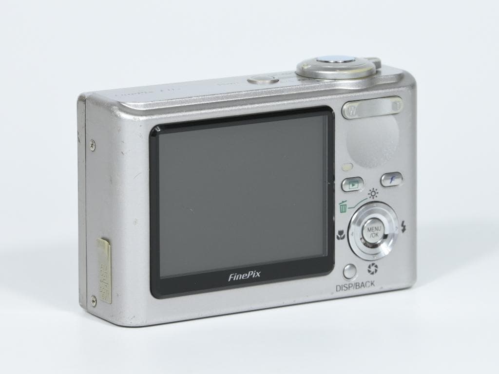 フジフイルム　FUJIFILM FinePix F11
