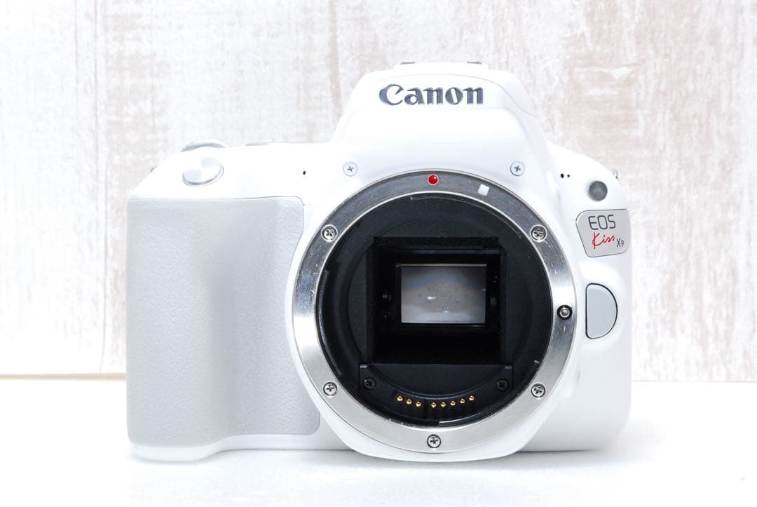 むら　Canon Kiss X9 ホワイト