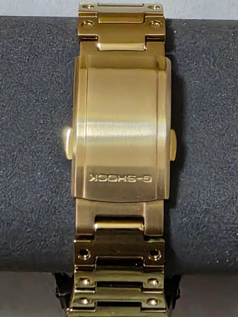 （た～さん専用）ほぼ新品G-SHOCK フルメタル　GMW-BZ5000GD