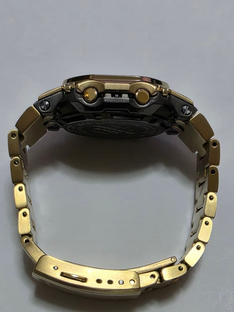 （た～さん専用）ほぼ新品G-SHOCK フルメタル　GMW-BZ5000GD
