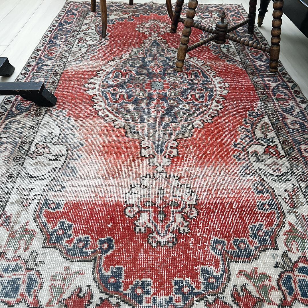 トルコ ヴィンテージラグ A120 レッド ネイビー カーキグリーン
