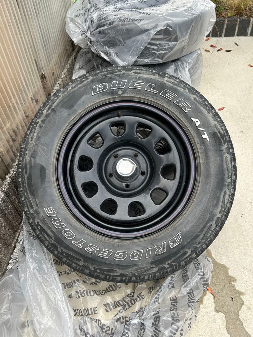 【ヒストリック】 デリカd5 225/70R16 オールテレーンタイヤ