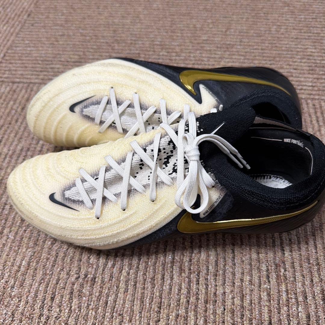 Nike ファントム ホワイト/ブラック/ゴールド