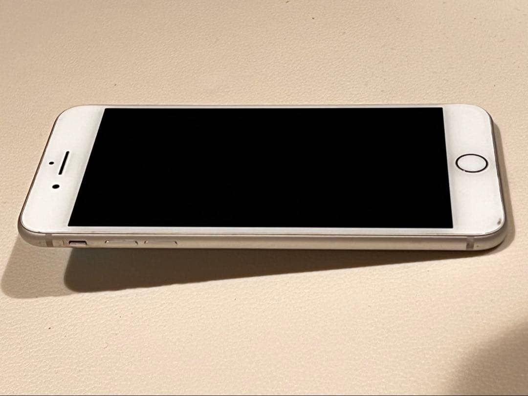 【中古】iPhone8plus 64GB SIMフリー