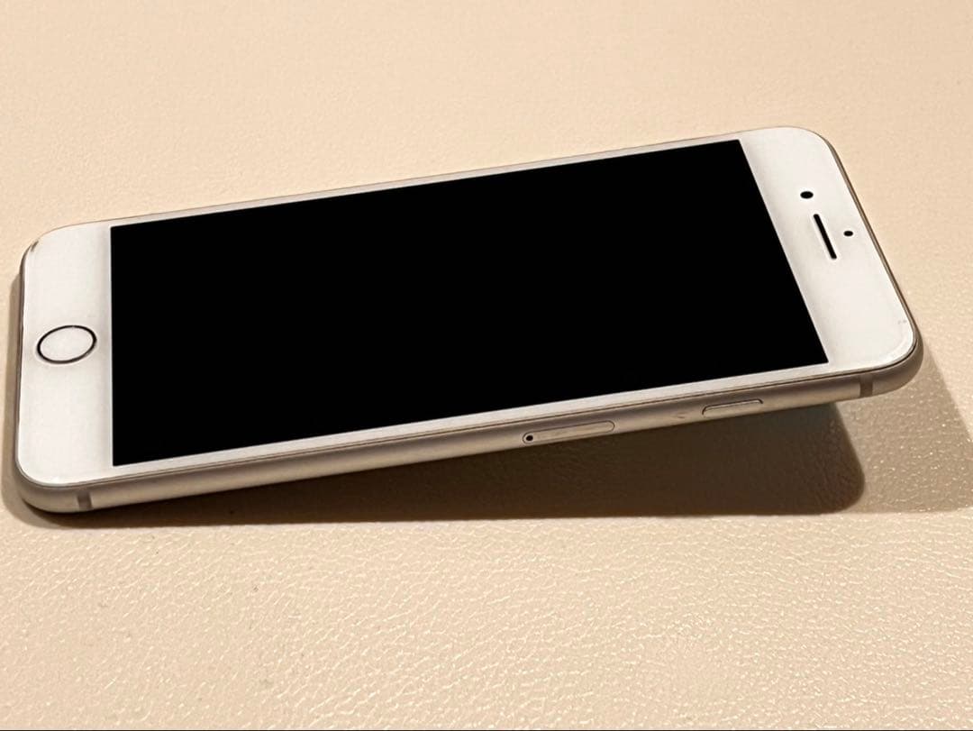 【中古】iPhone8plus 64GB SIMフリー