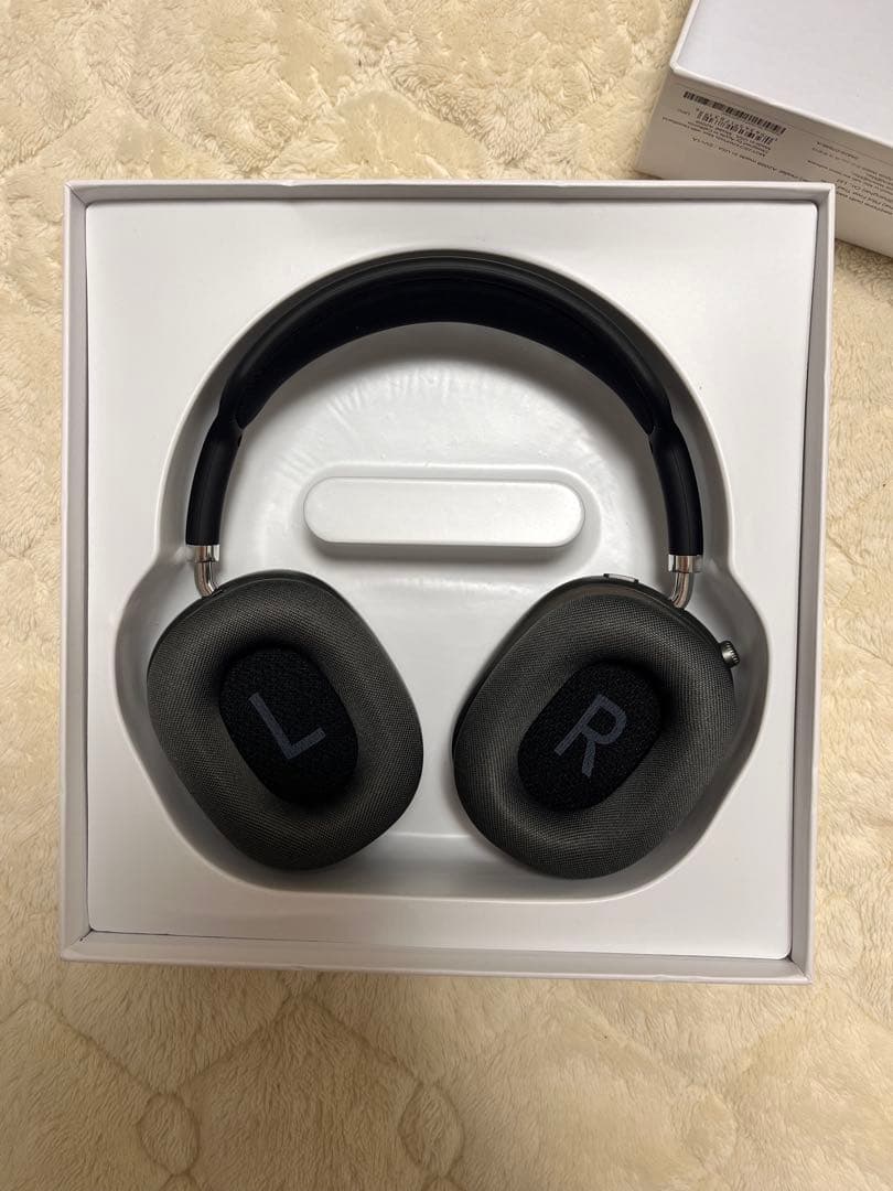 美品　AirPodsmax似