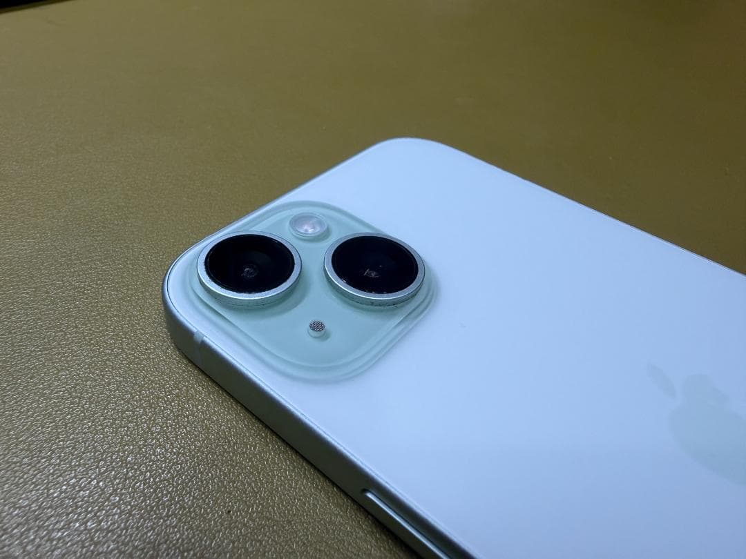 「美品」iPhone15 グリーン 128GB　 87％　おまけ付　SIMフリー