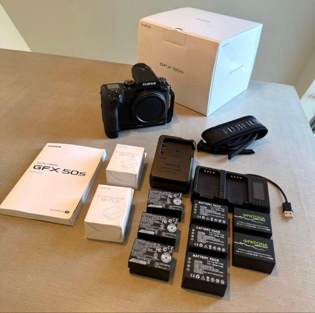 【arki】Fujifilm GFX 50S ミラーレス一眼 本体と付属品