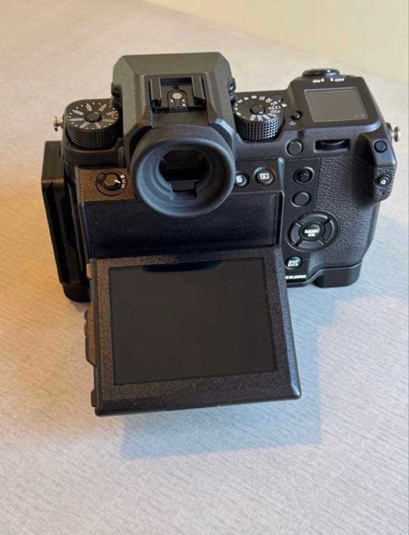 【arki】Fujifilm GFX 50S ミラーレス一眼 本体と付属品