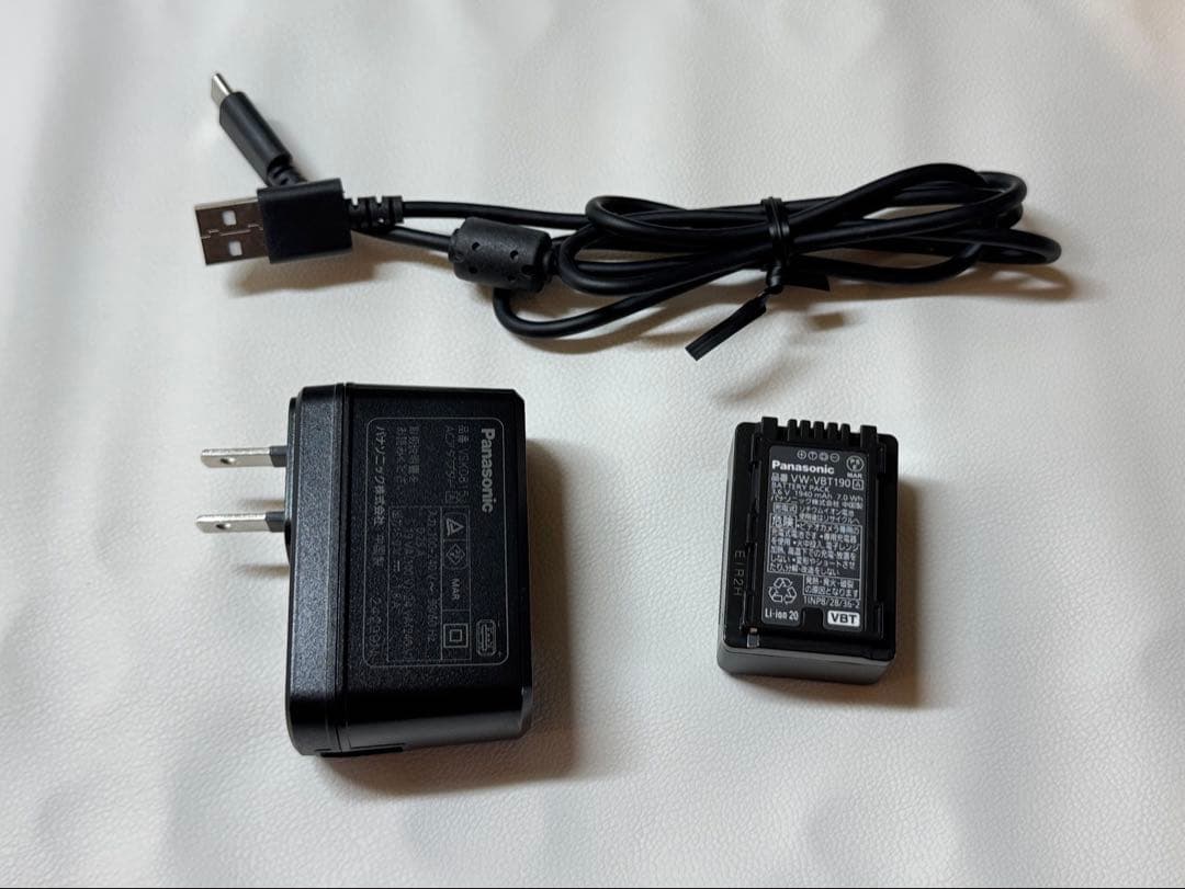 パナソニックビデオカメラ　HC-V900