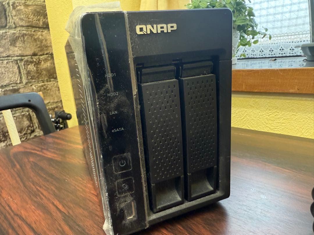 QNAP TS-269L (中小企業向け高性能 2 ベイ NAS サーバー)