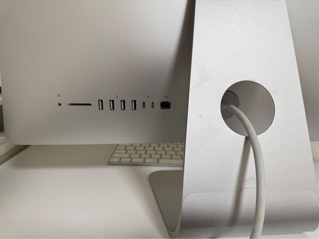 Apple iMac Retina 4K 21.5インチ 2019