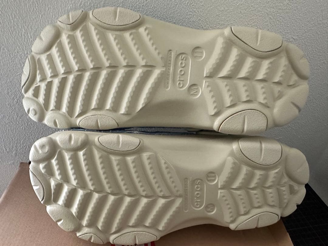 LEVI’S x crocs allterrainclog US11 DENIM