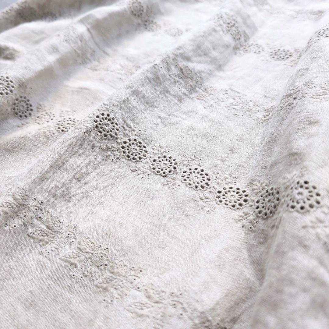 美品✨ 45R リネン天竺ワンピース カットワーク 膝丈 キナリサイズ0