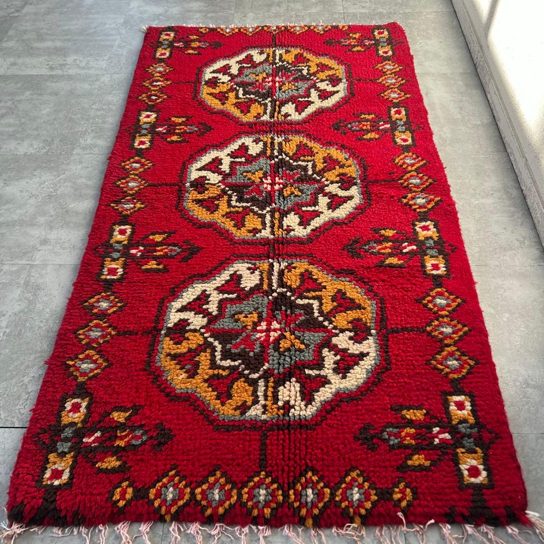 【1990s Vintage】ブルガリア産 125cm × 68cm 厚手ラグ