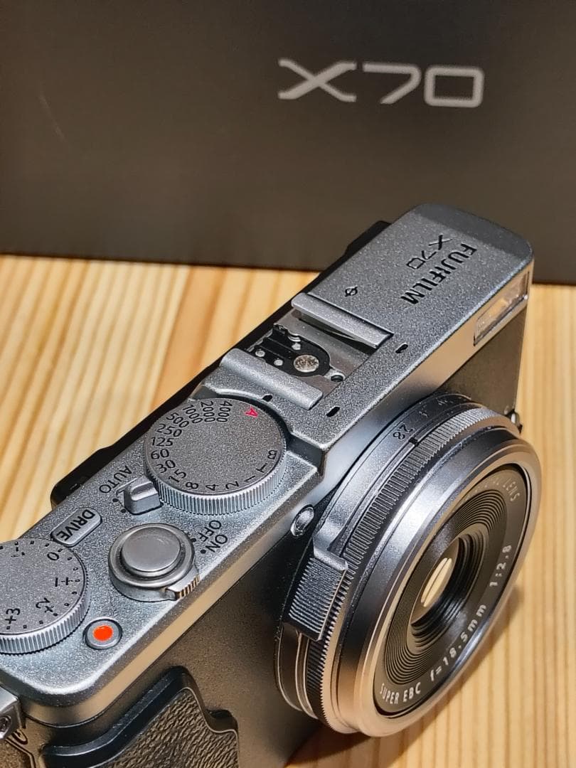 Fujifilm X70 コンパクトデジタルカメラ