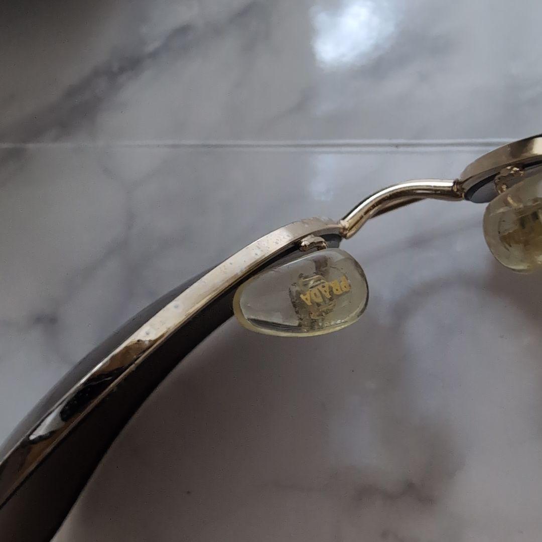 PRADA ゴールドカラーフレームメンズサングラス 度無し