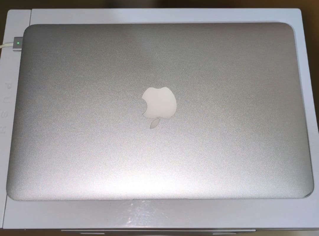 MacBook本体 MacBook Air 11-inch, Mid 2012, intel i7